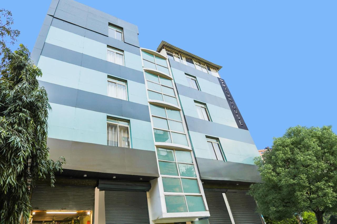 Townhouse 1142 Skyline 18 Near Palam Metro Station