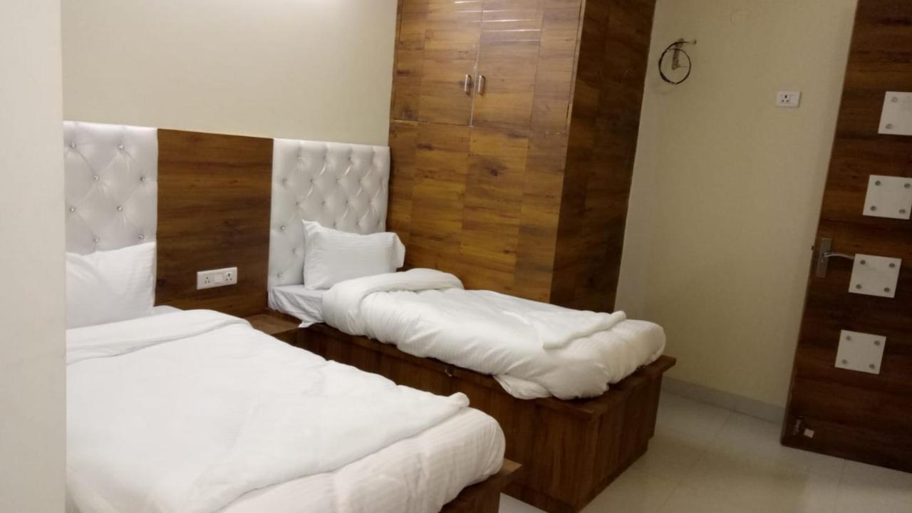 Hotel Oyo Galaxy Nova Deli