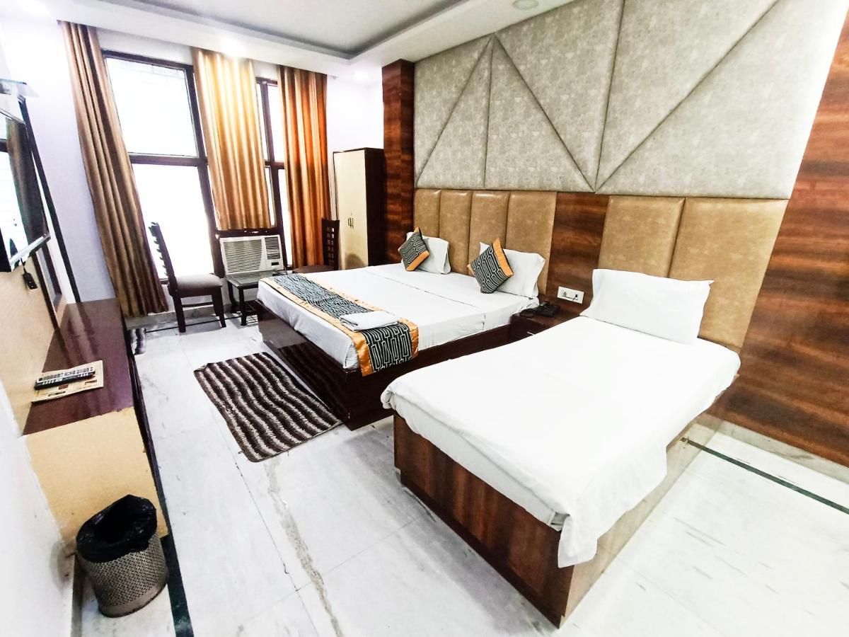 Krone Near Igi Airport Delhi 4*
