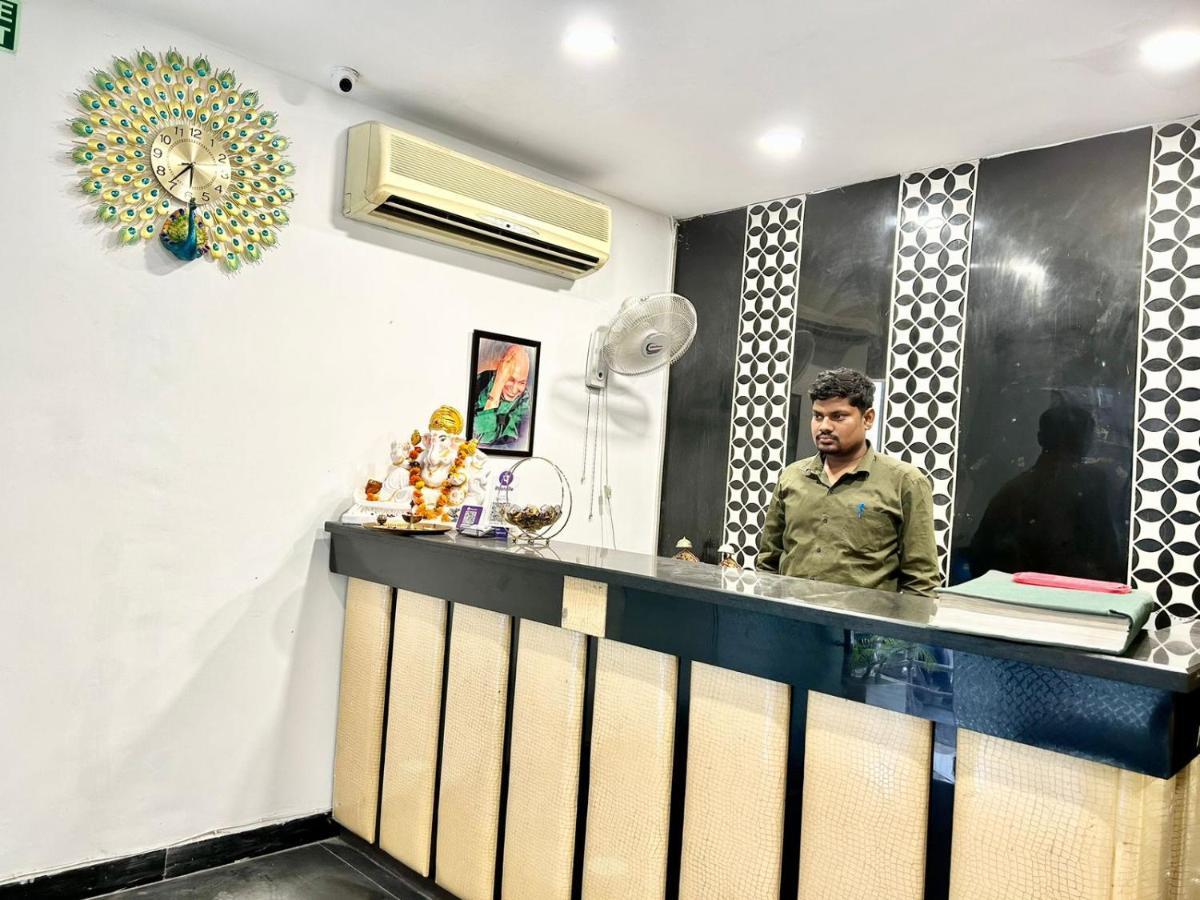 Cosmo - Karol Bagh Hotel