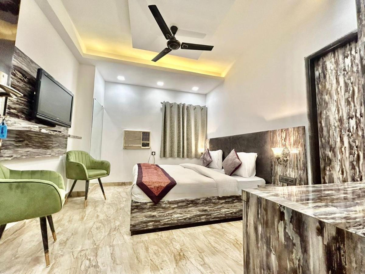 Cosmo - Karol Bagh Hotel 3*