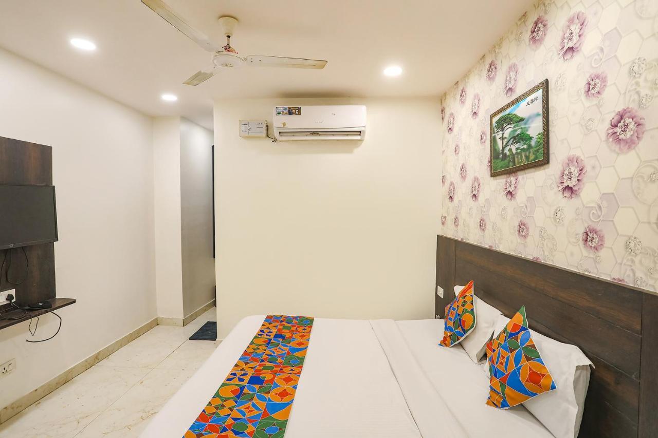Hotel Fabhotel Royal Galaxy I Near Yashobhoomi Convention Centre New Delhi