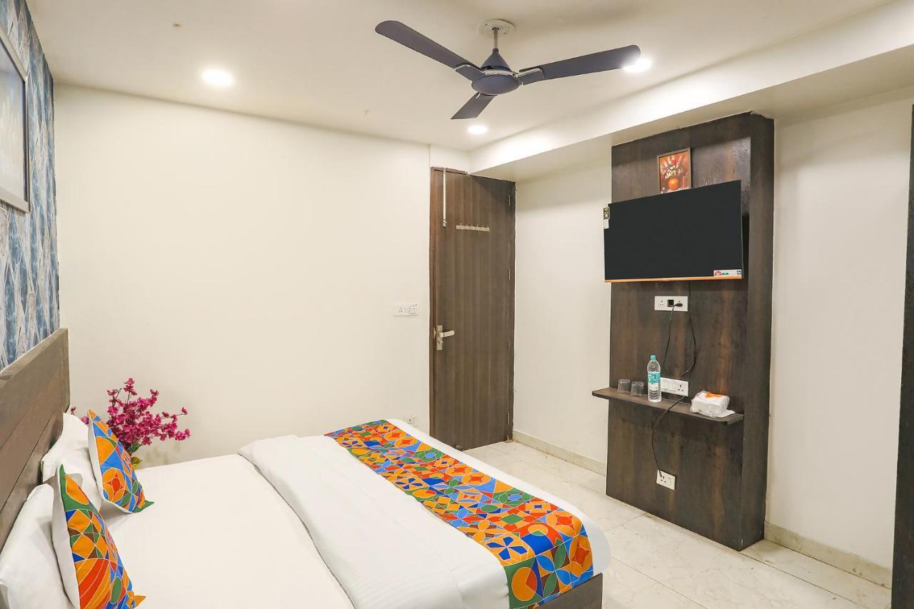Hotel Fabhotel Royal Galaxy I Near Yashobhoomi Convention Centre