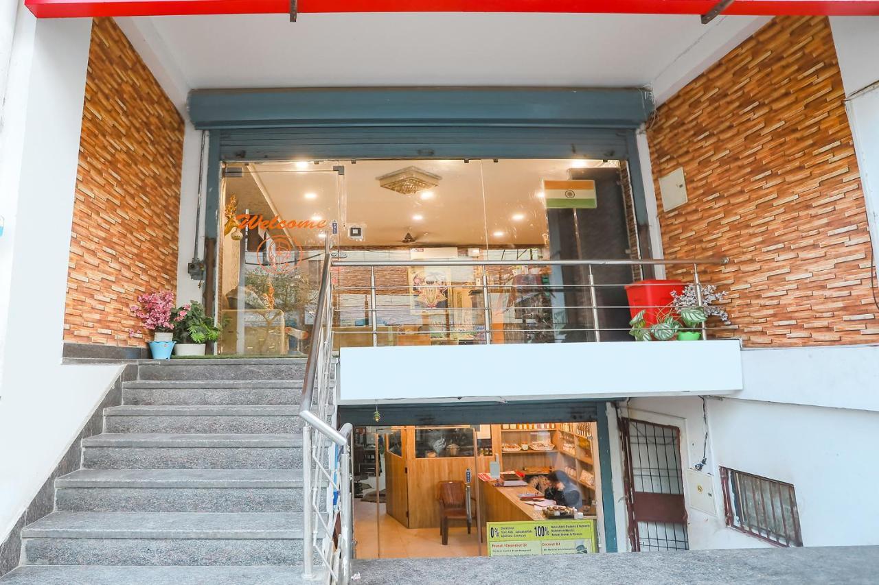 Hotel Fabhotel Royal Galaxy I Near Yashobhoomi Convention Centre New Delhi