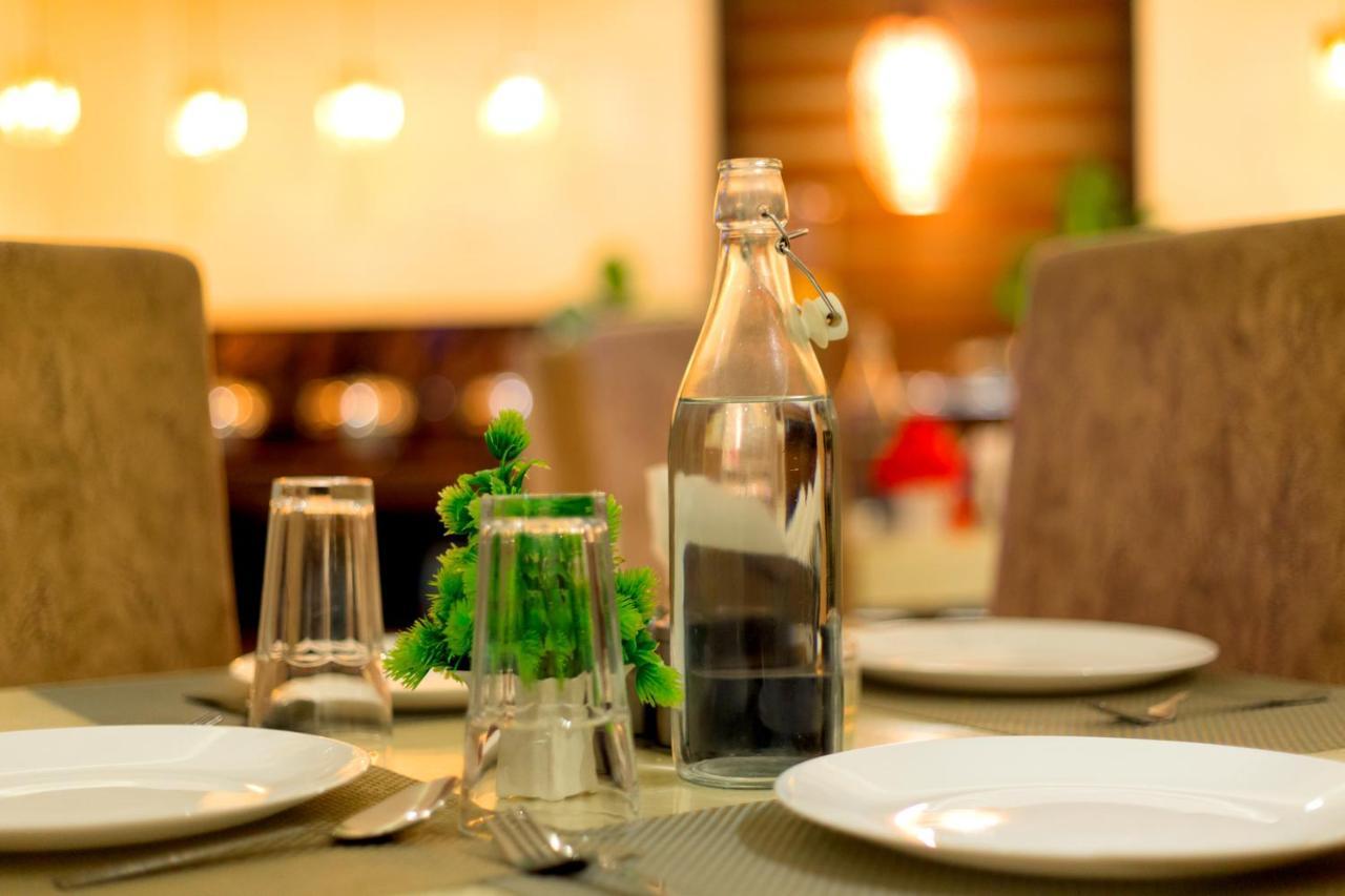 Whitepod Luxury Aerocity Delhi Airport 4* Nova Deli