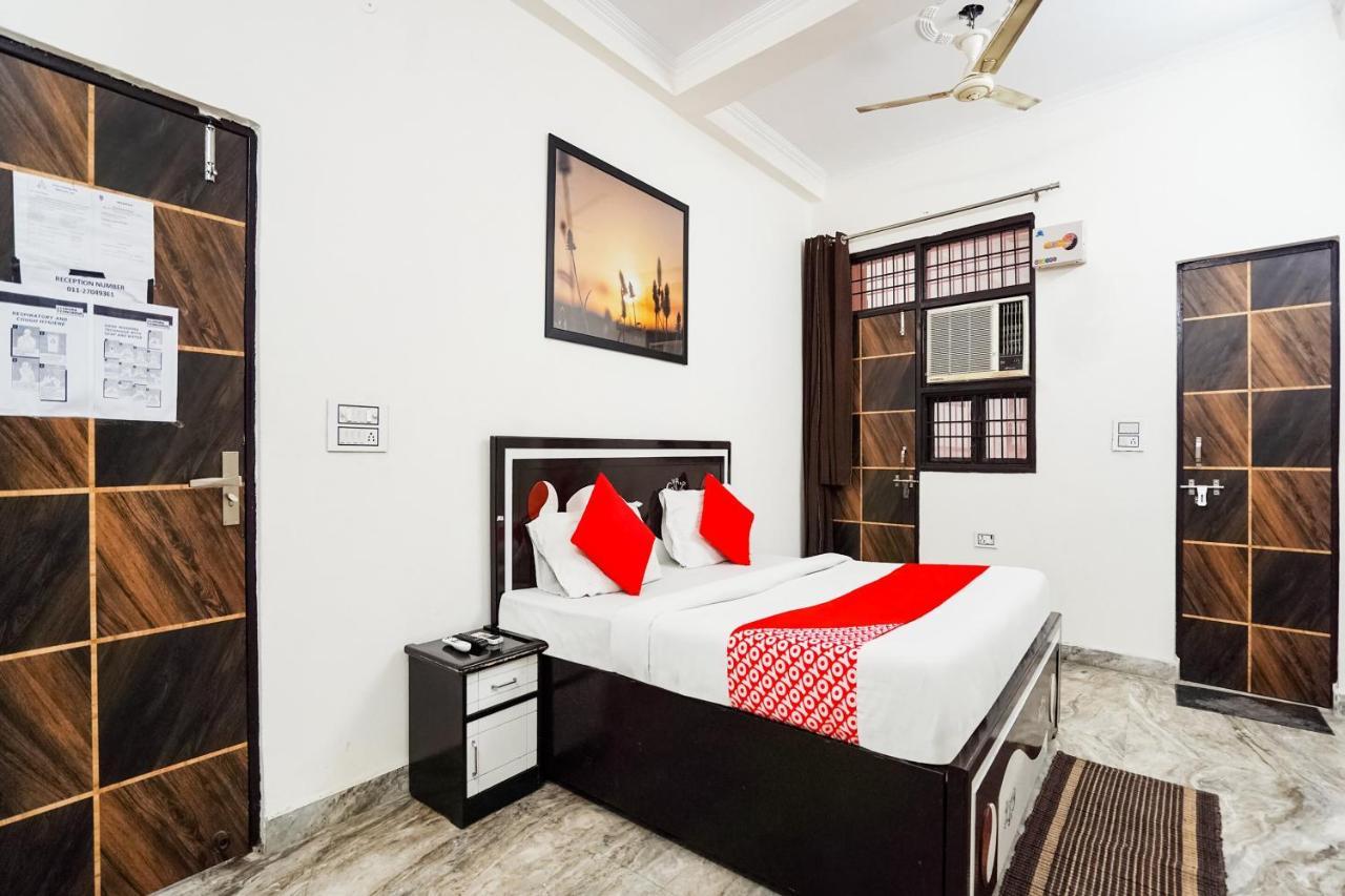 Hotel Oyo Flagship 69520 Amazing Near M2k Cinemas Rohini