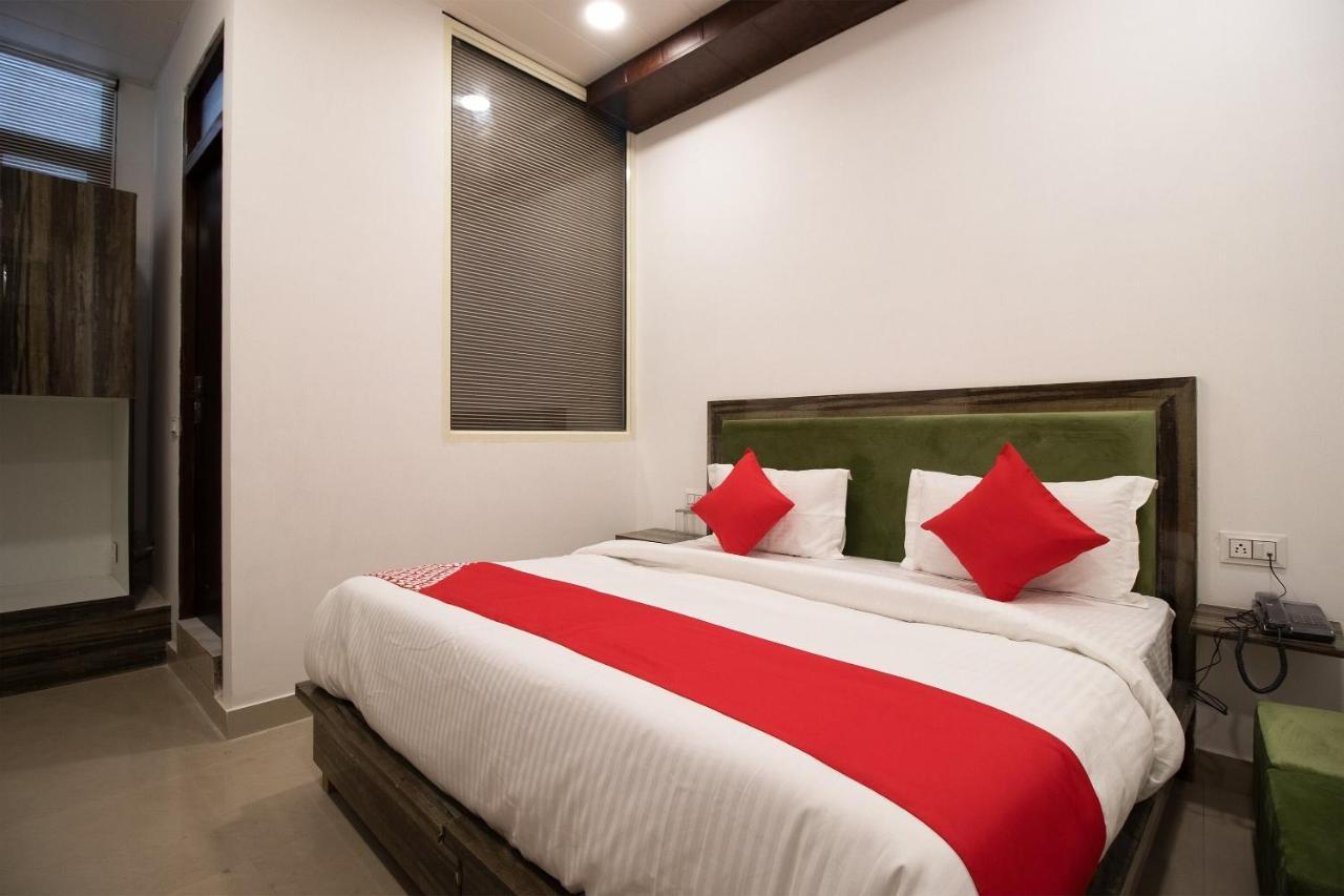 Oyo Flagship 44094 Grand Near Dashrath Puri Metro Station Hotel New Delhi