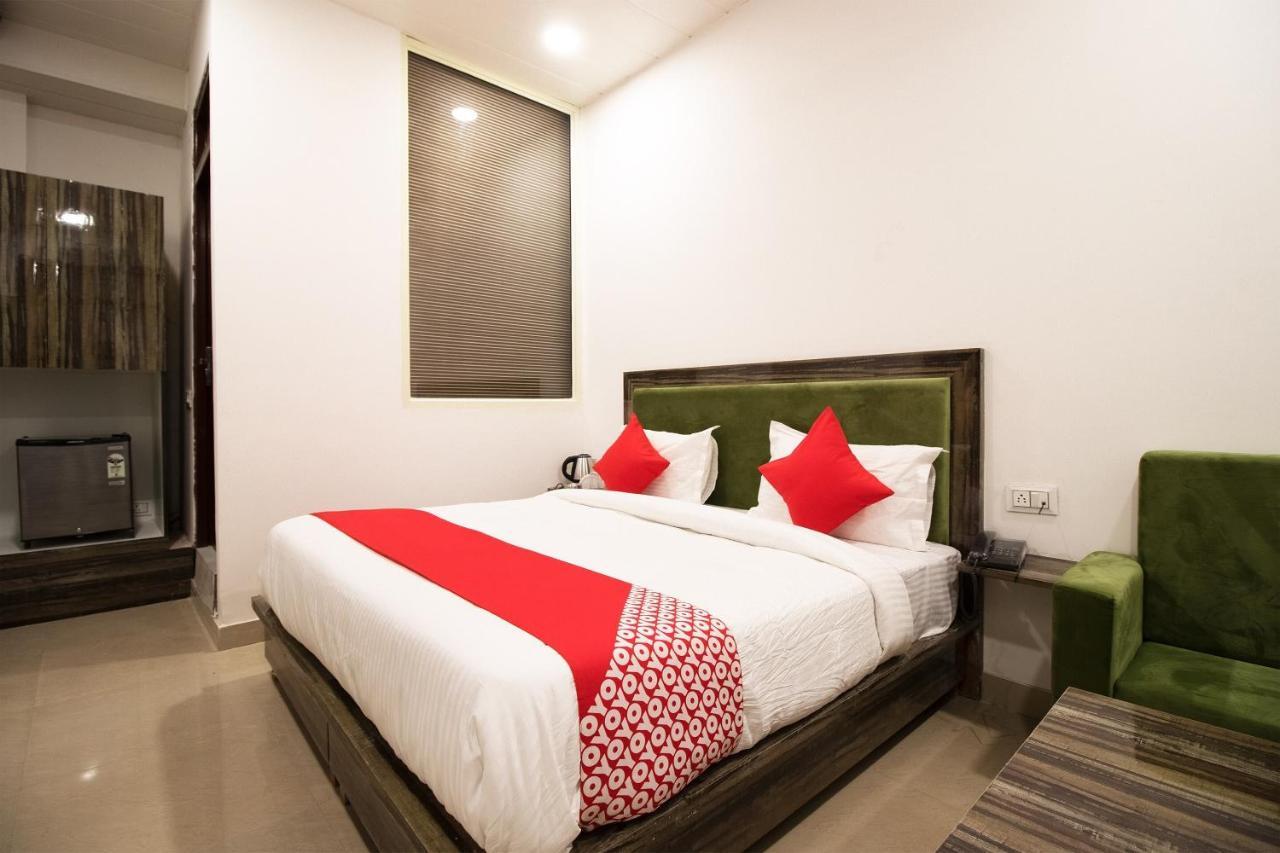 Oyo Flagship 44094 Grand Near Dashrath Puri Metro Station Hotel New Delhi