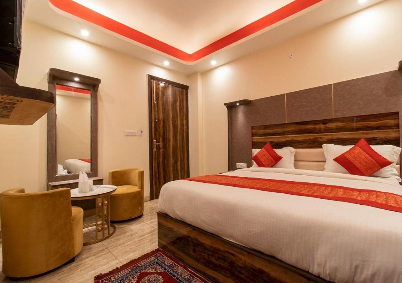 Dev Place Near Delhi Airport Hotel 3*