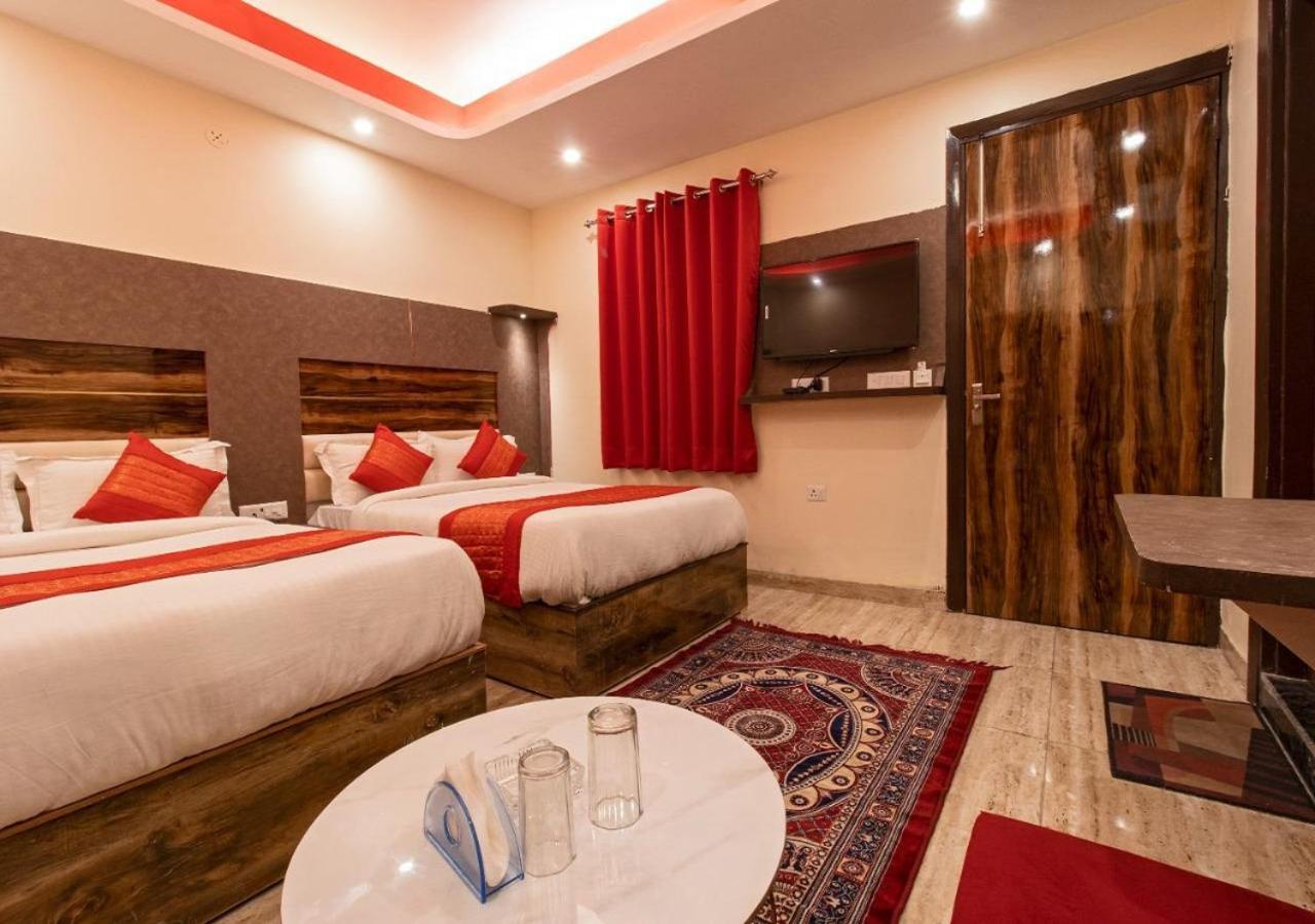 Dev Place Near Delhi Airport 3*