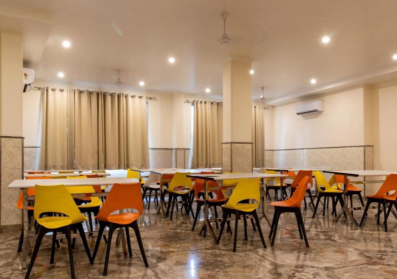 Dev Place Near Delhi Airport Hotel 3*