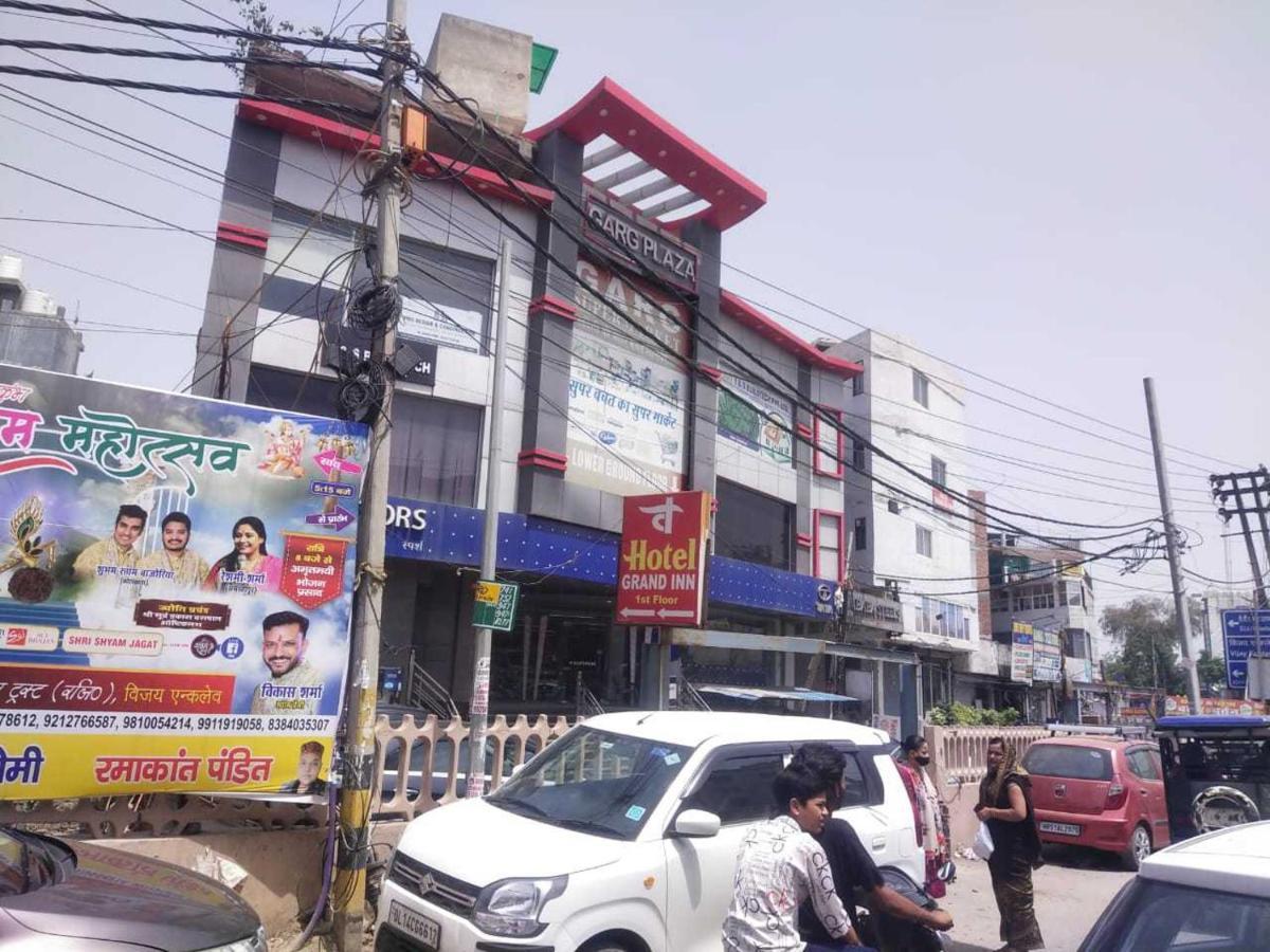 Oyo Flagship 44094 Grand Near Dashrath Puri Metro Station 3*