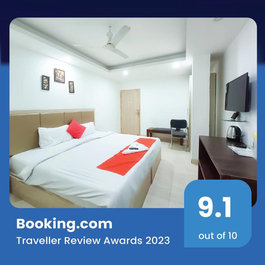 Roomshala 054 Mahal 3*