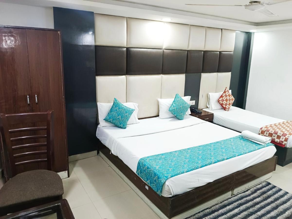 Hotel Caves A Family Near Igi Airport Delhi 4*