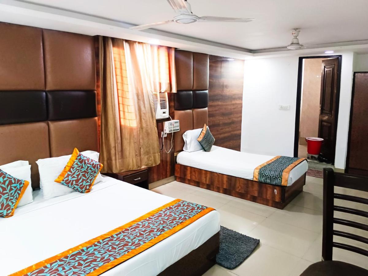 Hotel Caves A Family Near Igi Airport Delhi 4*