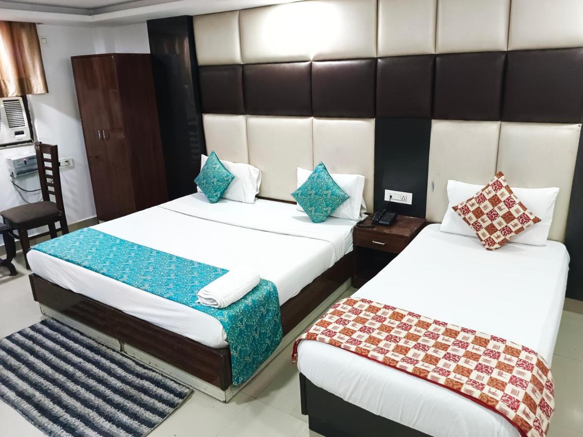 Caves A Family Near Igi Airport Delhi Hotel 4*