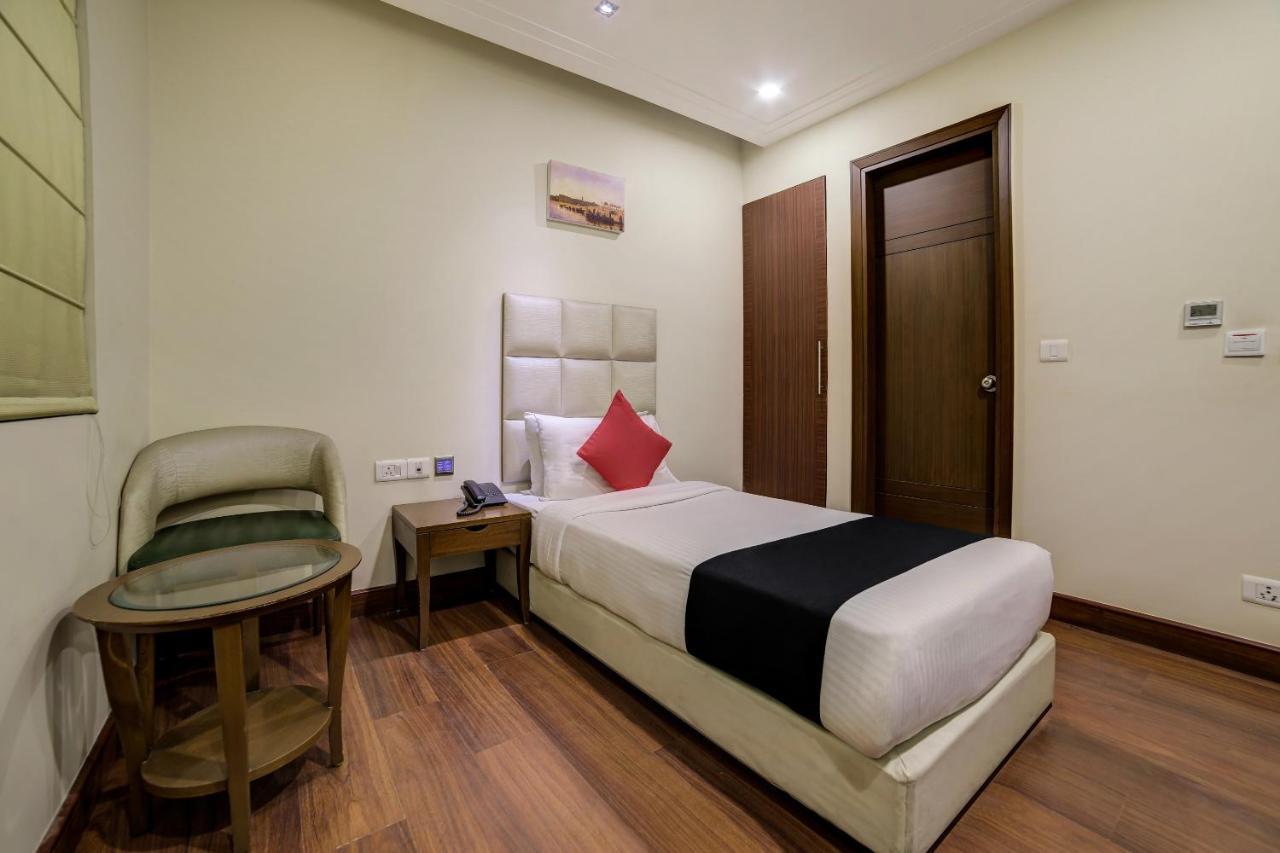 New Haven Greater Kailash - Local Id's Accepted Hotel