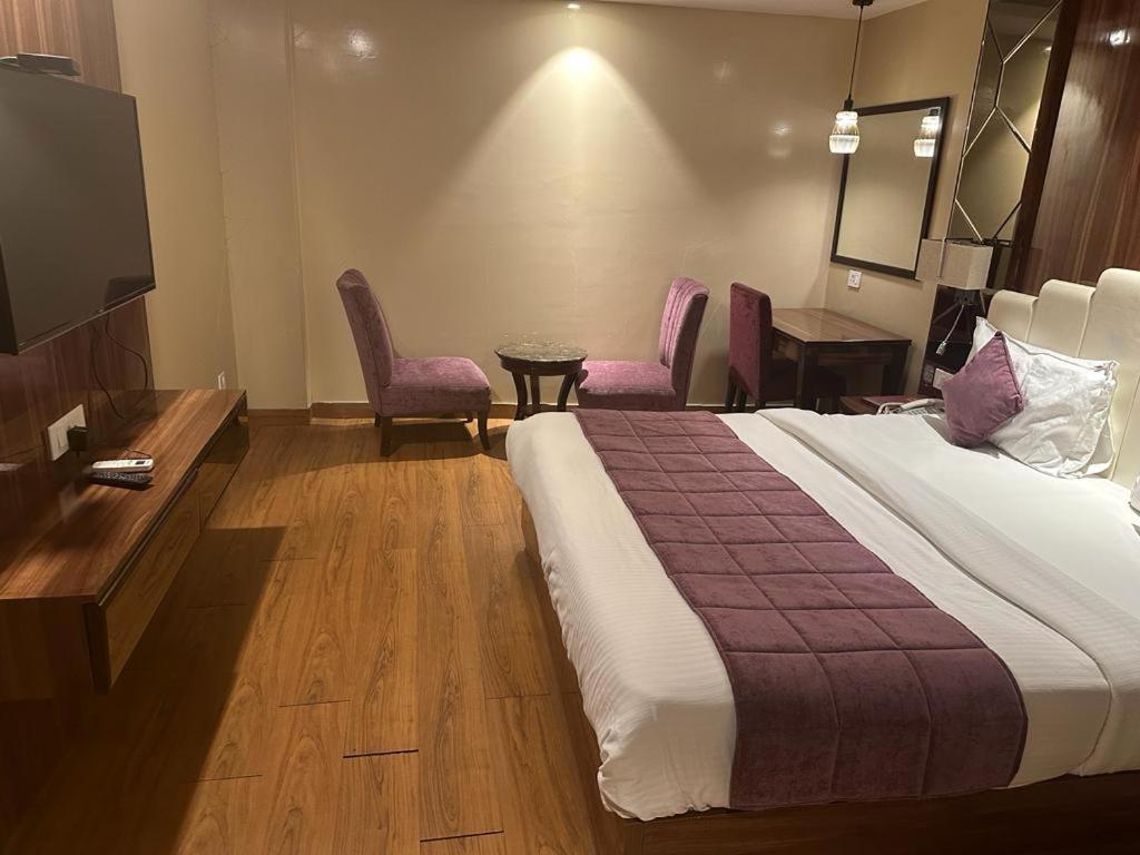 Hotel Airport Ramhan Palace Mahipalpur New Delhi