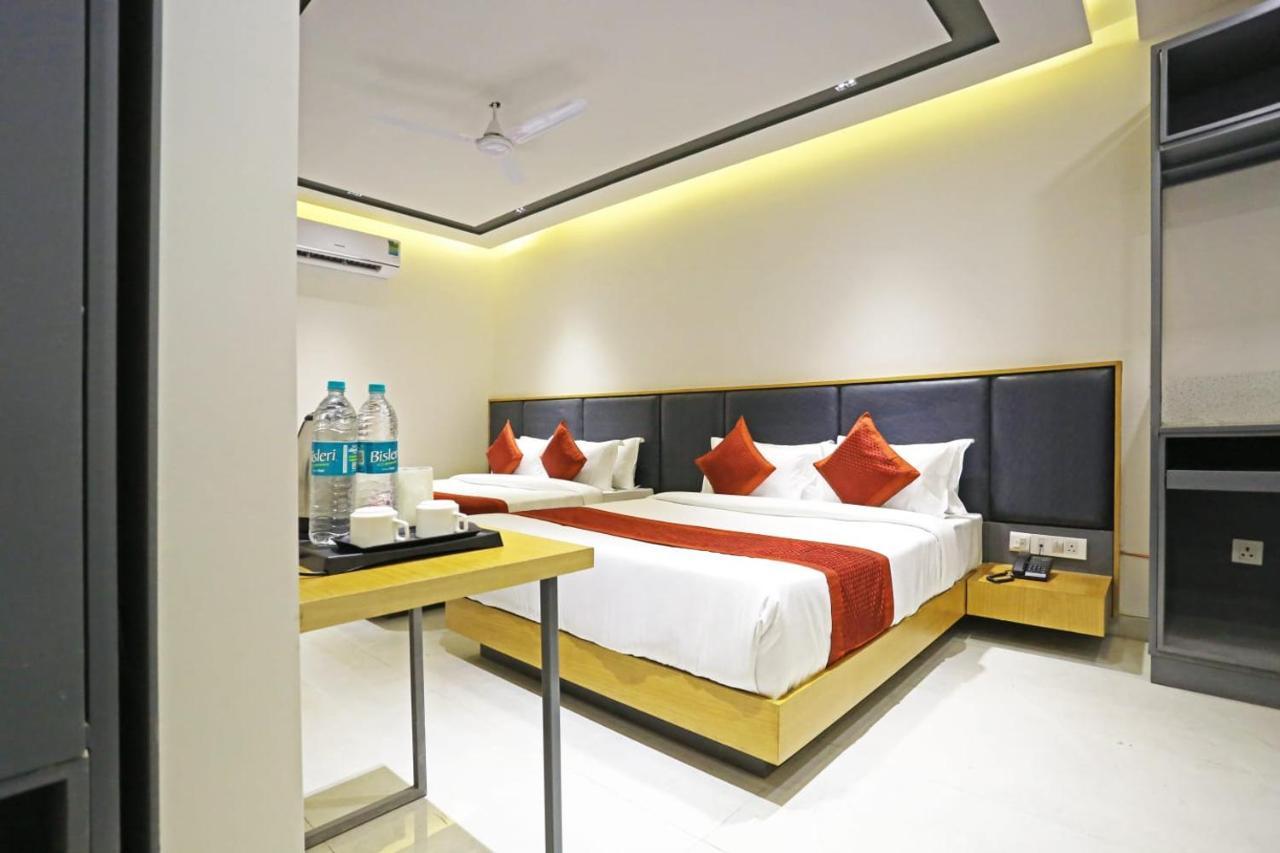 Applewood Residency - Offering Free Airport Drop Hotel Nova Deli