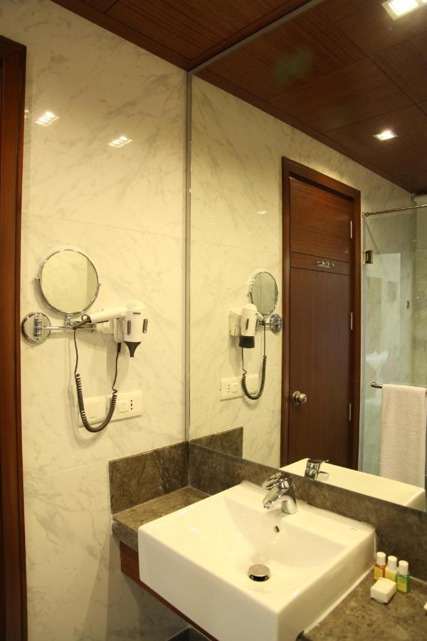 New Haven Greater Kailash - Local Id's Accepted Hotel