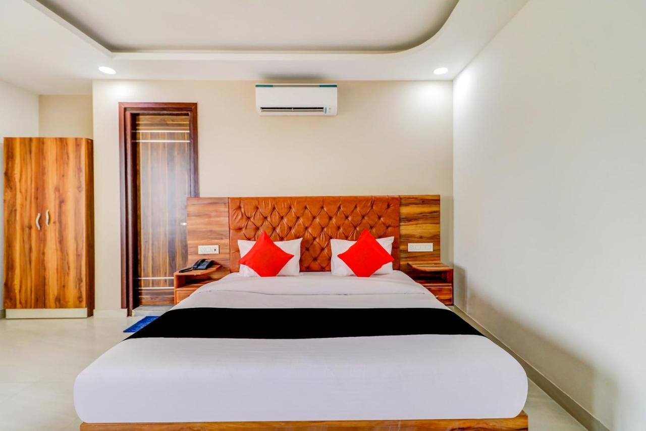 Oyo Flagship 80318 Sai Plaza Near Indira Gandhi International Airport Hotel Nova Deli