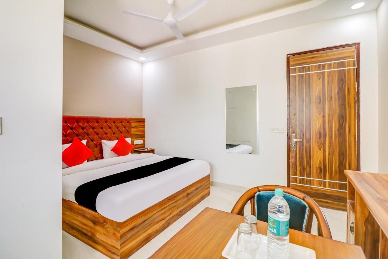 Oyo Flagship 80318 Sai Plaza Near Indira Gandhi International Airport Hotel