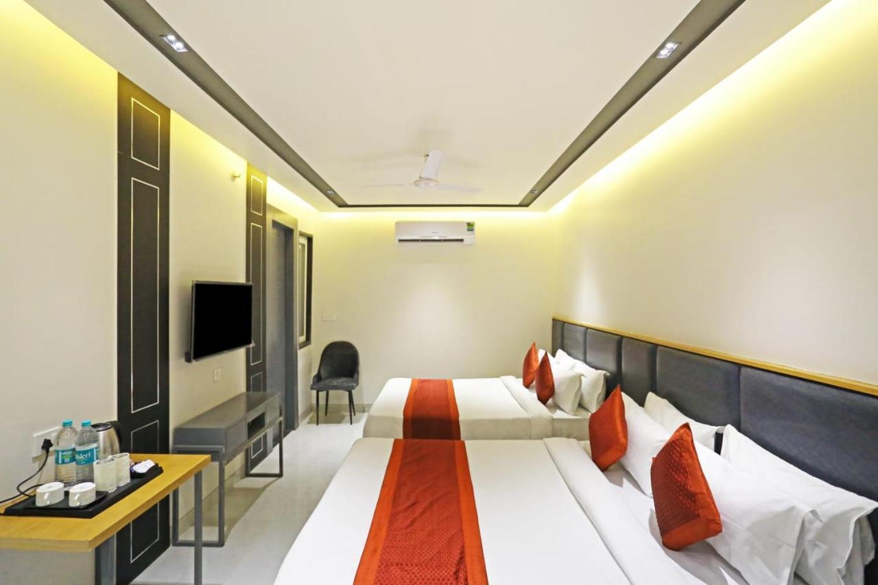 Hotel Applewood Residency - Offering Free Airport Drop 3*