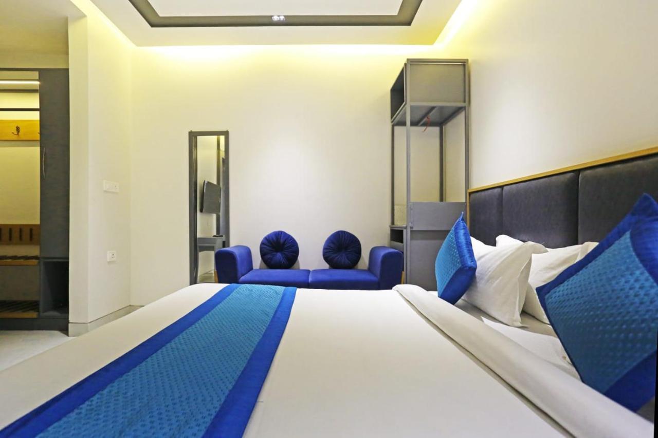 Applewood Residency - Offering Free Airport Drop Hotel 3*