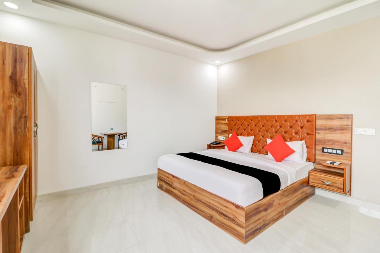 Hotel Oyo Flagship 80318 Sai Plaza Near Indira Gandhi International Airport Nova Deli