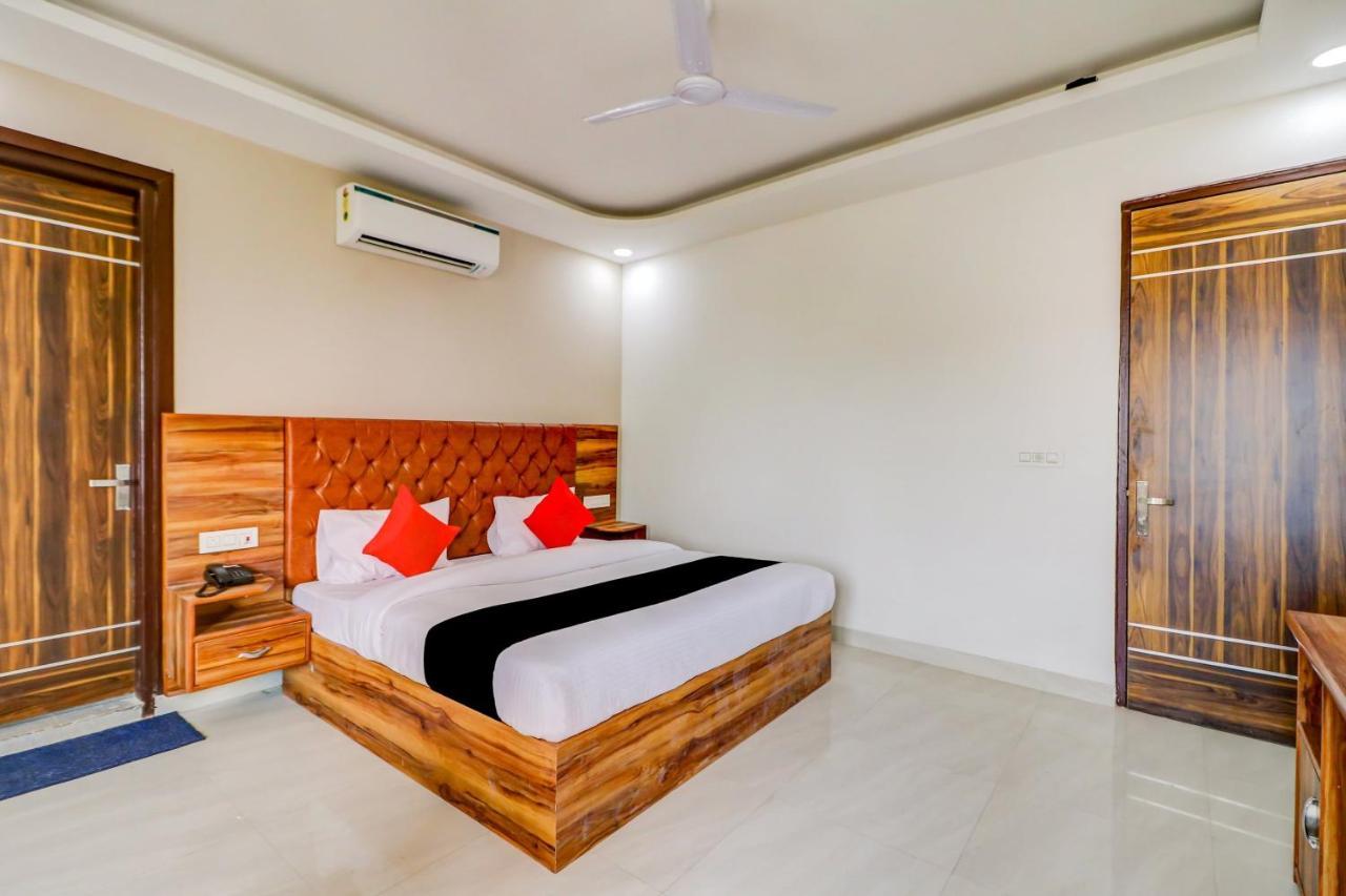 Oyo Flagship 80318 Sai Plaza Near Indira Gandhi International Airport Hotel