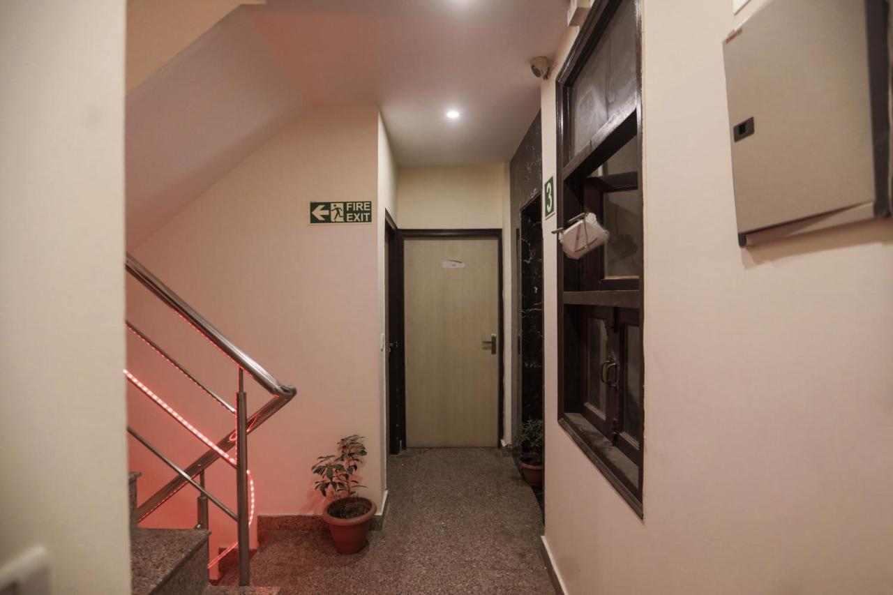 Hotel Moody Moon Delhi Airport 3*