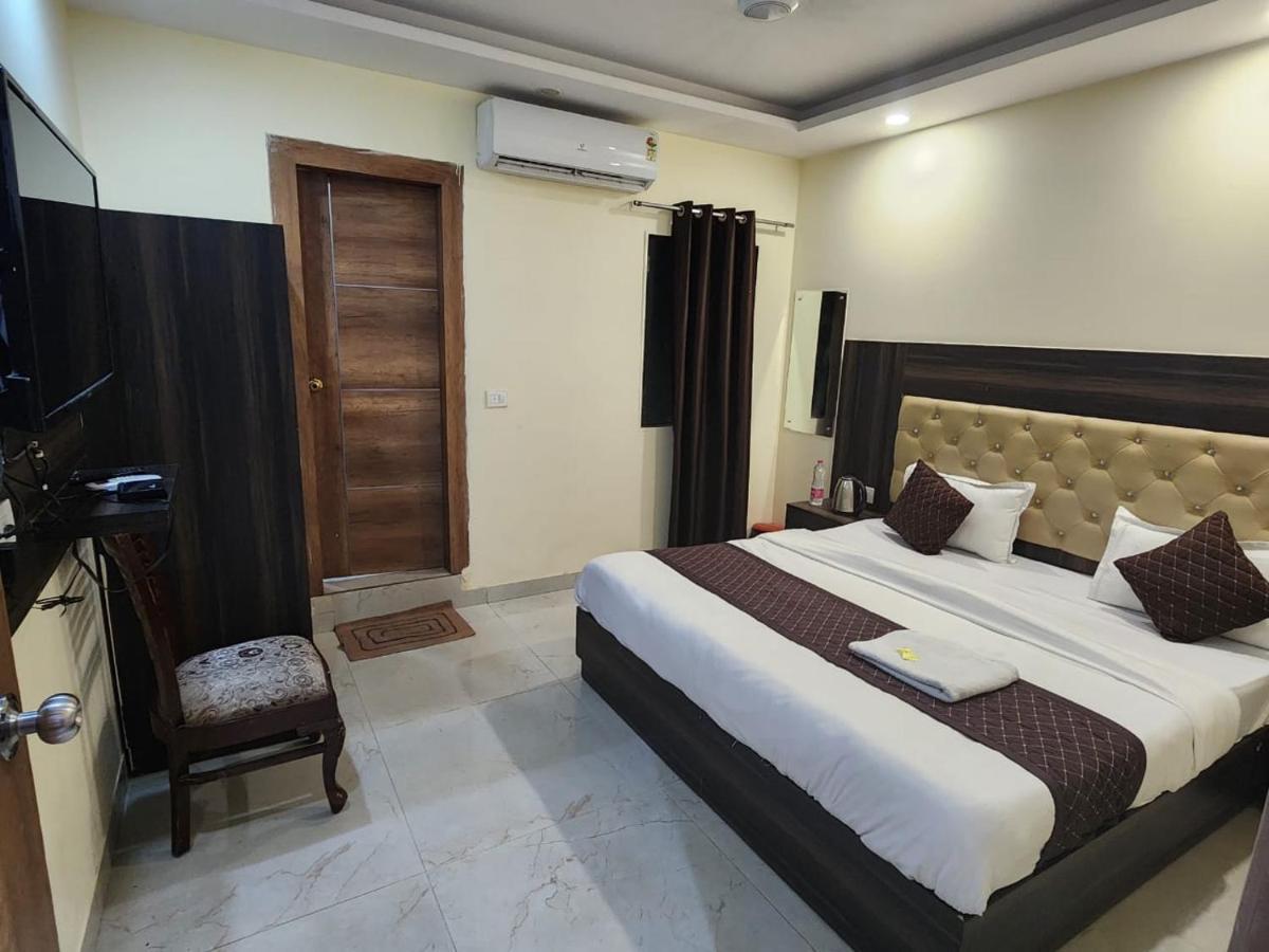 Ivy Plaza Luxury Hotel New Delhi