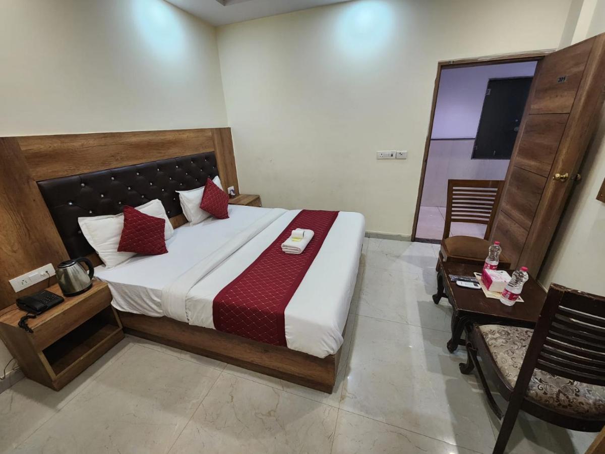Ivy Plaza Luxury Hotel 4*