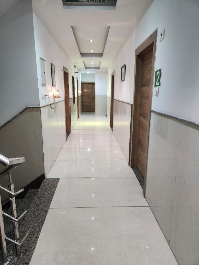 Hotel Airport Ivy With Free Airport Transfr 3*
