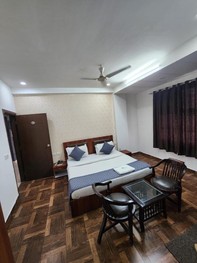 Clayton Near Igi Airport Delhi