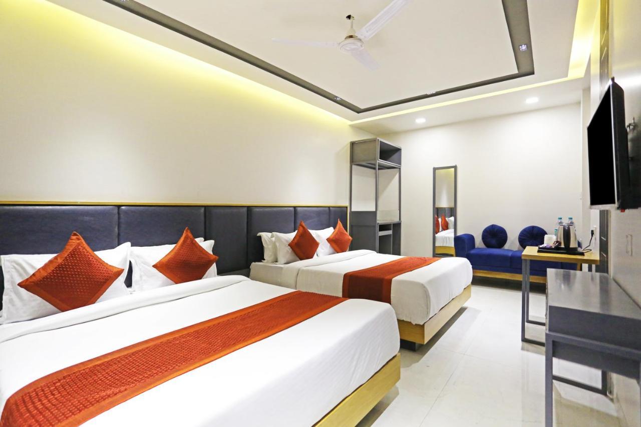 Applewood Residency - Offering Free Airport Drop Hotel