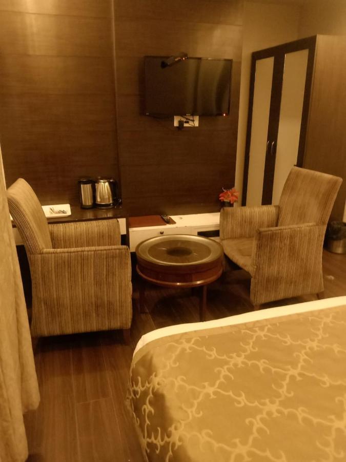 Hotel Wti Airport Grand Delhi