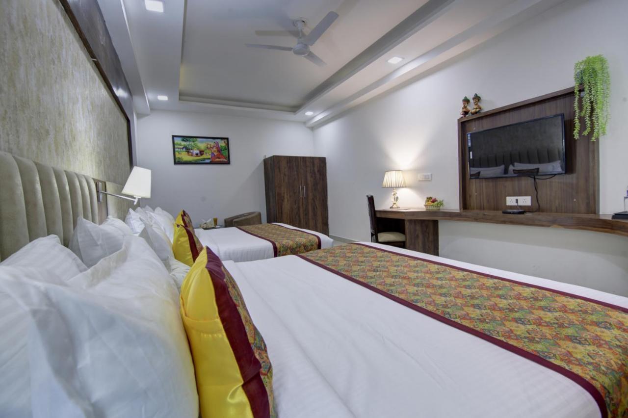 Hotel The Prithvi Near Delhi Airport