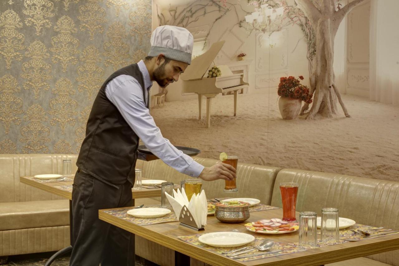 The Prithvi Near Delhi Airport 3*