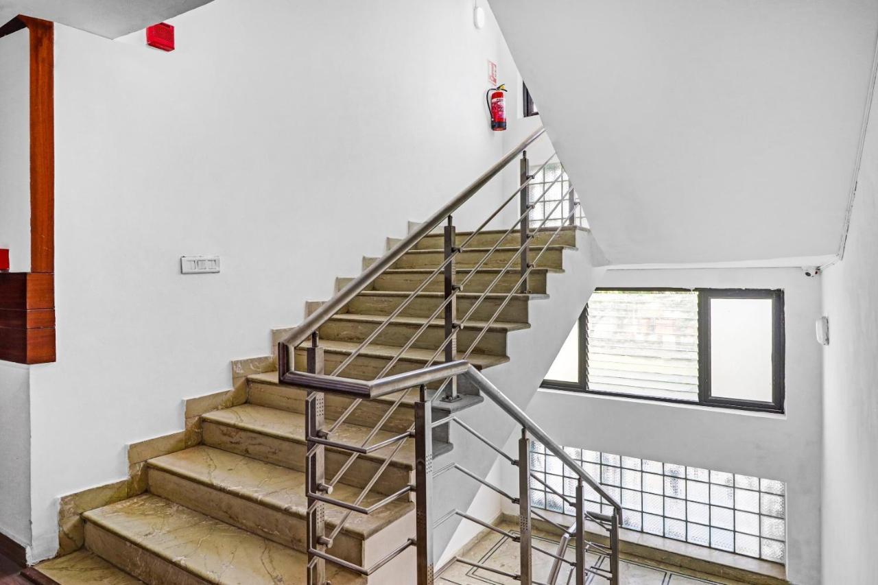 Oyo Townhouse 604 The Royal Galaxy Hotel 4*
