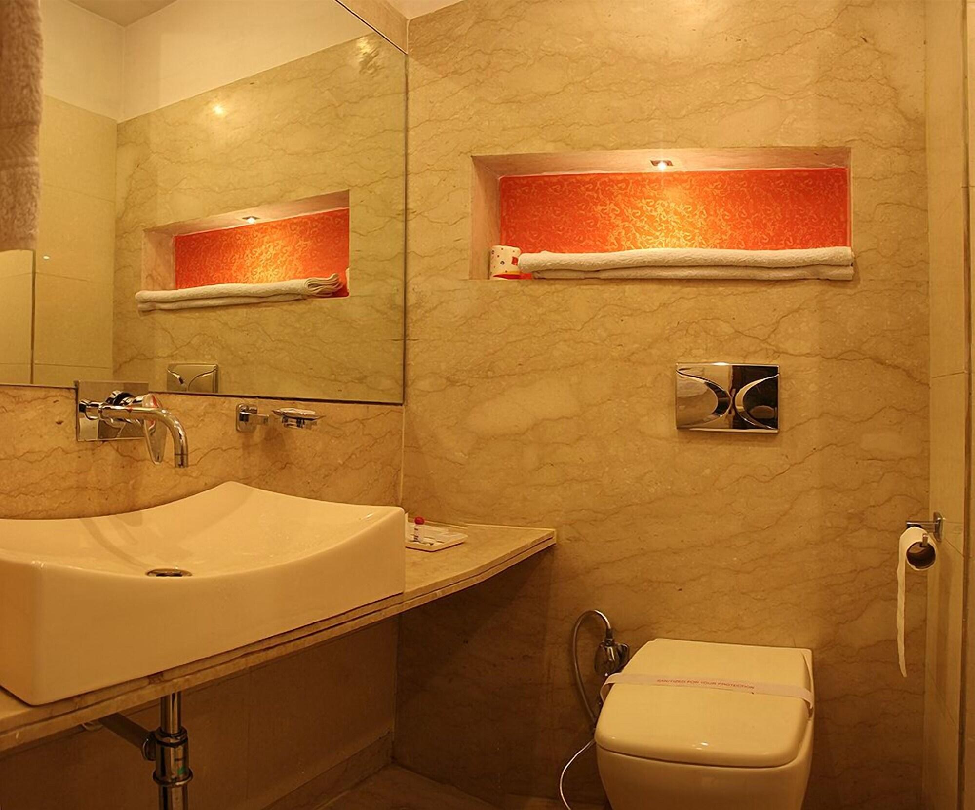 Livasa Near Blk Hospital Hotel 3*