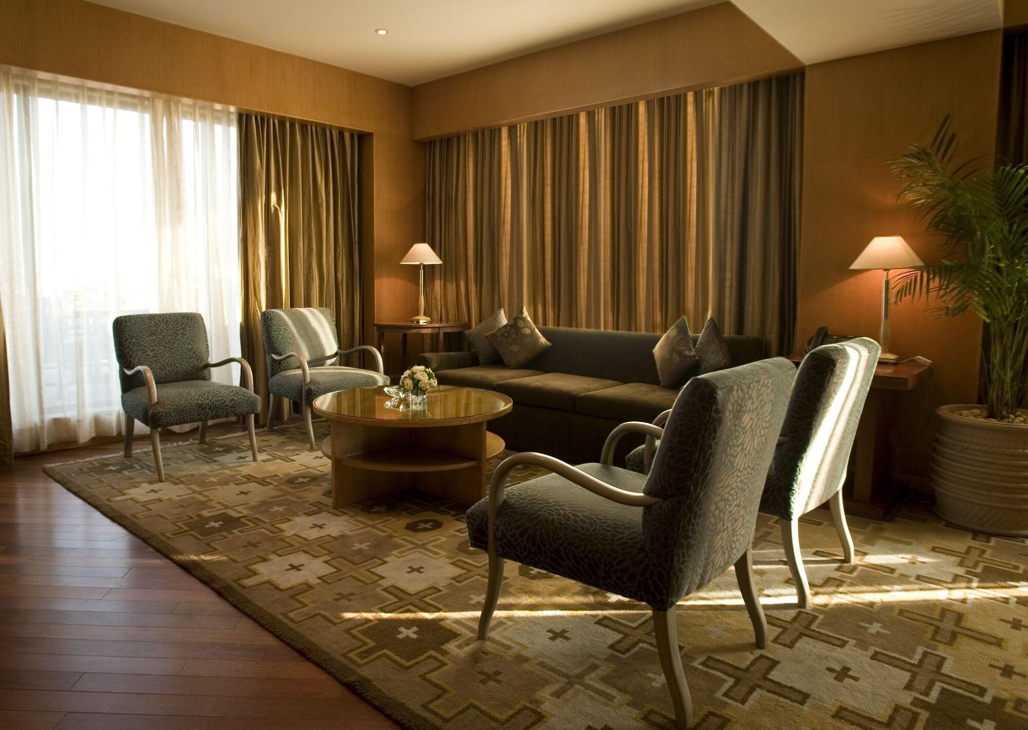 Hotel The Grand
