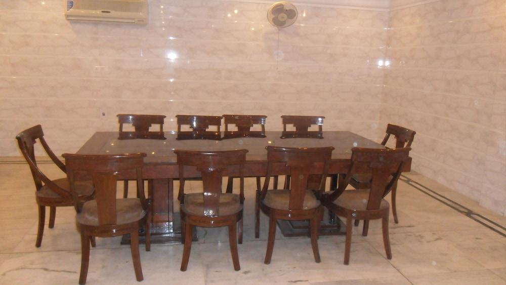 Singh International Hotel