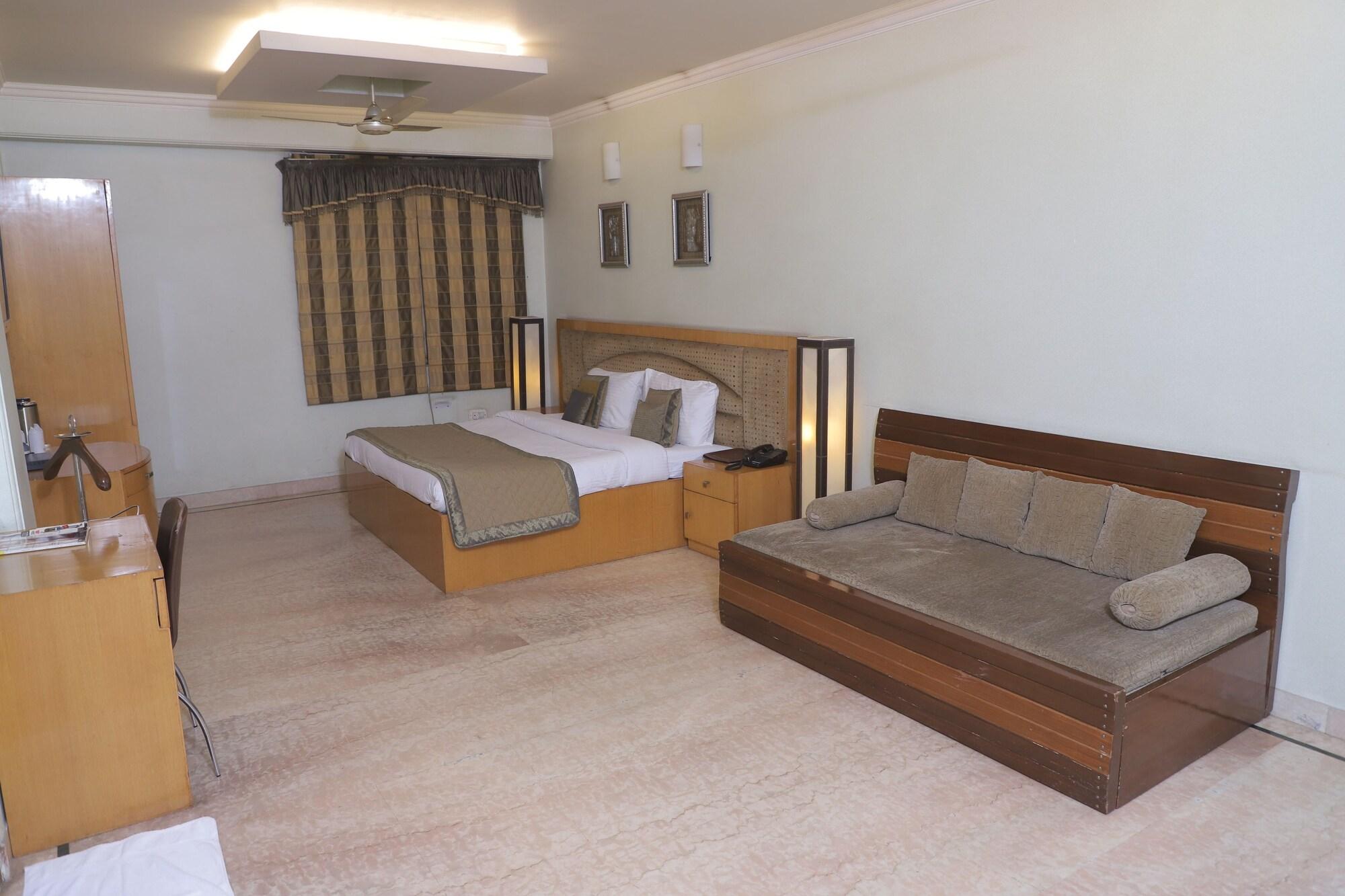 Singh Sahib Hotel