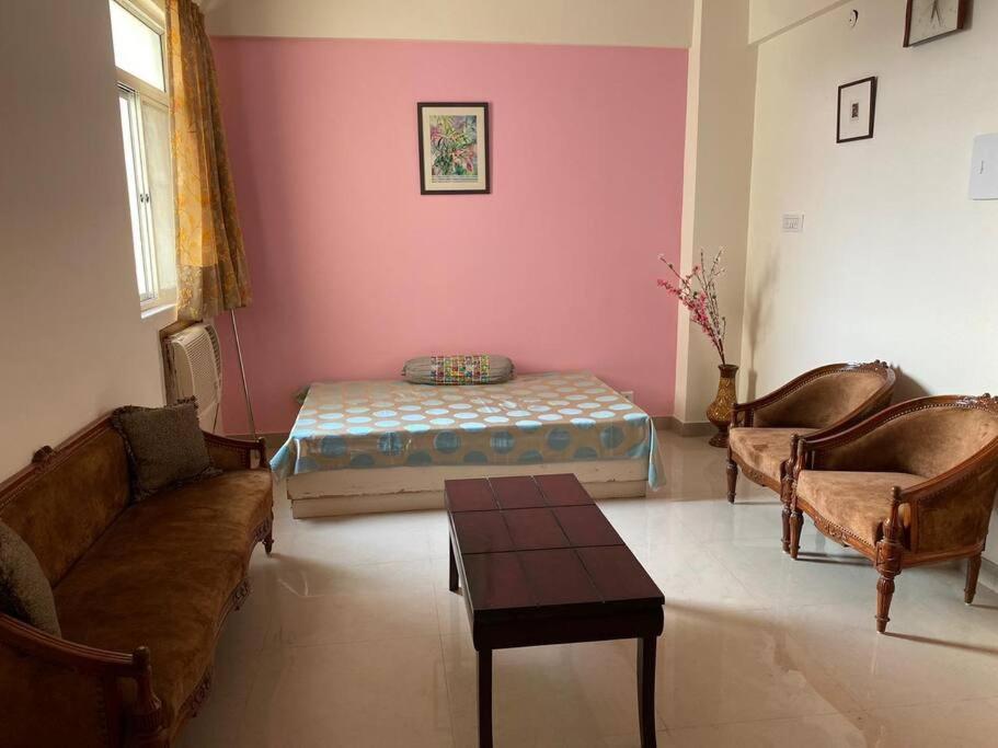 Away From Close To Delhi Airport And Metro Two Bedroom Apartment New Delhi