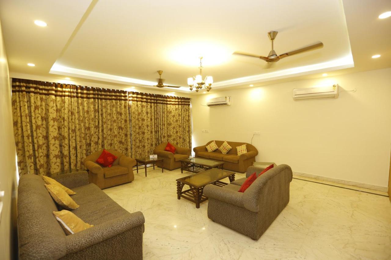 Badal's Nest I Near Aiims I Near Safadarganj I South Delhi I Couple Friendly I Homestay Bed & Breakfast