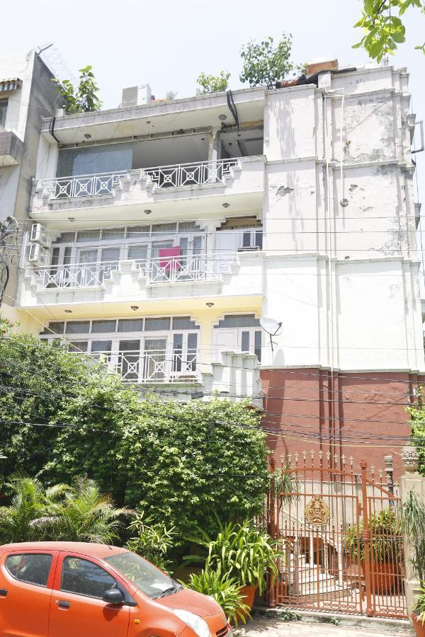 Badal's Nest I Near Aiims I Near Safadarganj I South Delhi I Couple Friendly I Homestay