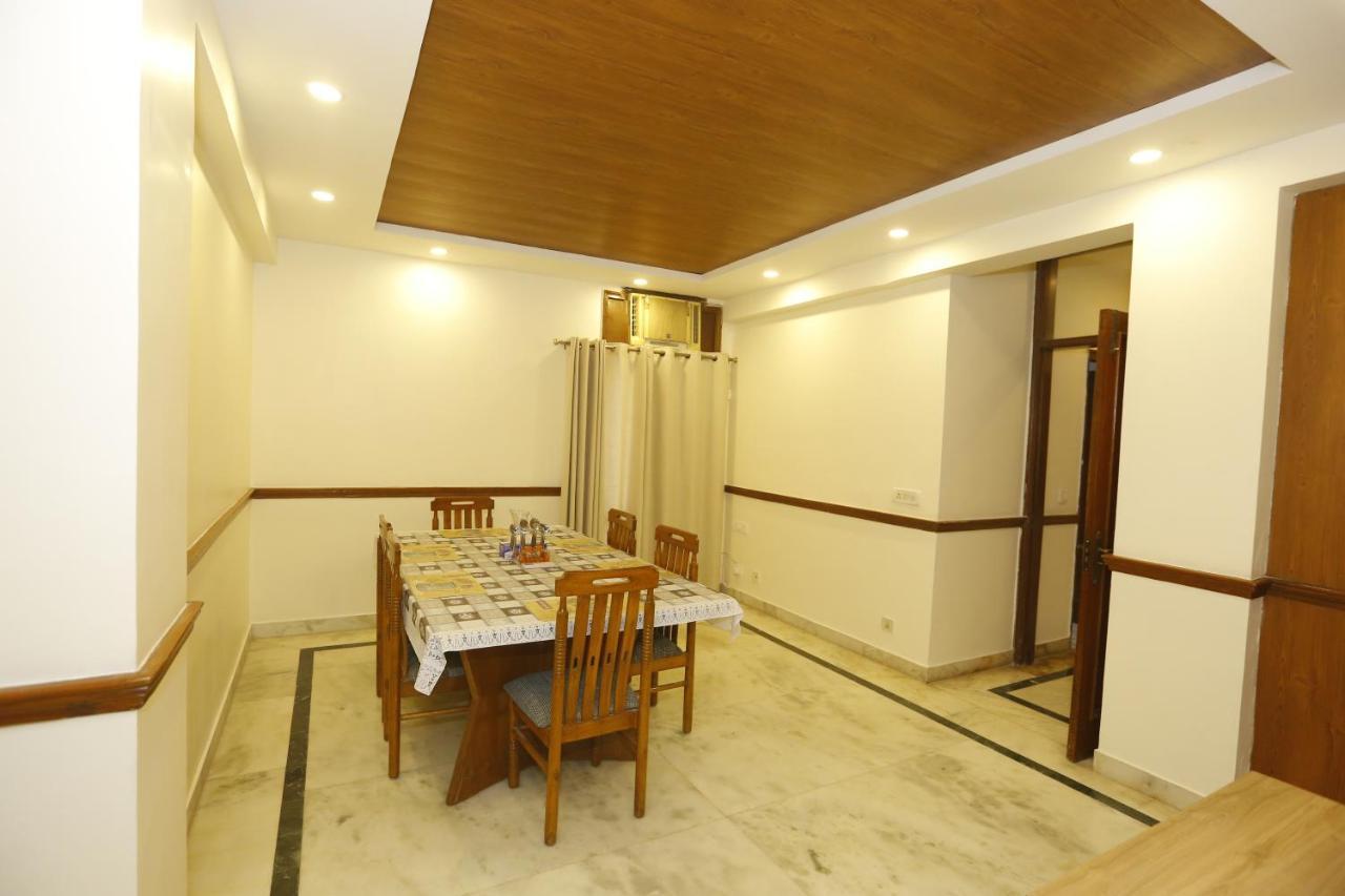 Bed & Breakfast Badal's Nest I Near Aiims I Near Safadarganj I South Delhi I Couple Friendly I Homestay *