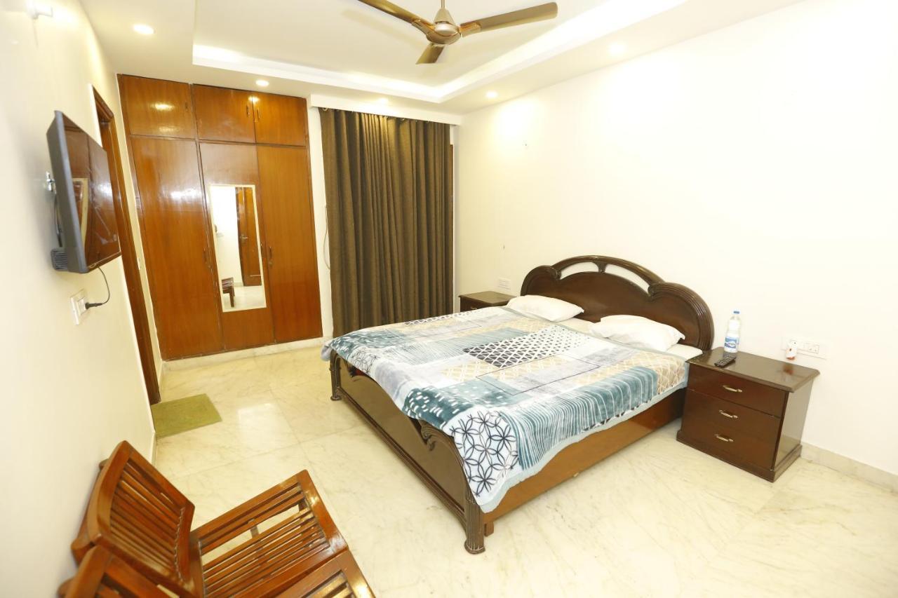 Badal's Nest I Near Aiims I Near Safadarganj I South Delhi I Couple Friendly I Homestay * New Delhi