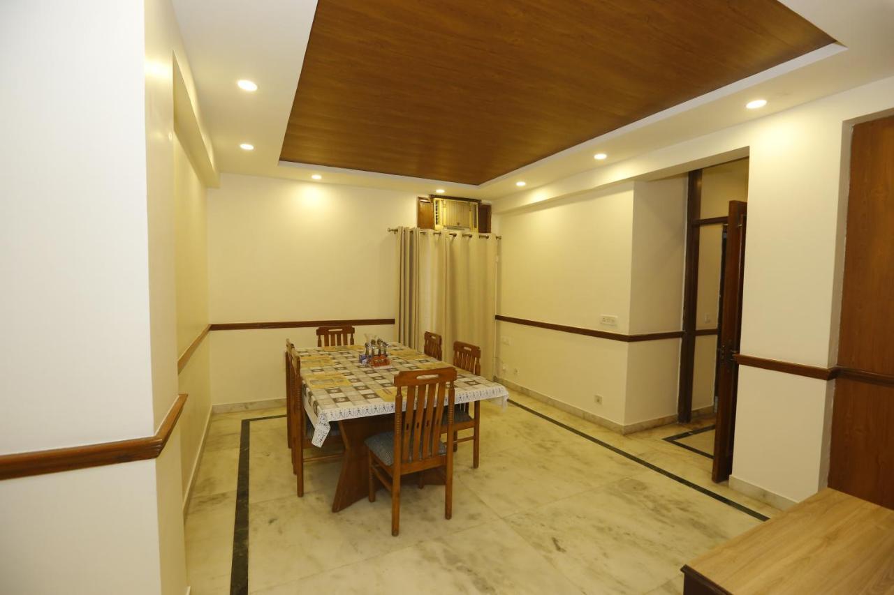 Bed & Breakfast Badal's Nest I Near Aiims I Near Safadarganj I South Delhi I Couple Friendly I Homestay *